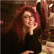 Sei stanco delle solite noiose lezioni di grammatica inglese? Impara l'inglese a ritmo di musica, serie tv e giochi stimolanti!